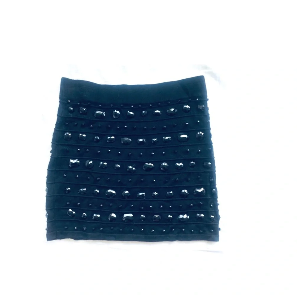 BLACK EMBELLISHED MINI SKIRT.SUZE LARGE - Picture 2 of 8